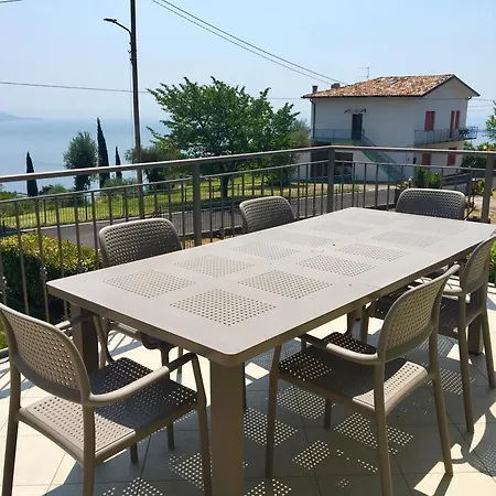 펜션 Casa Con Ampio Terrazzo, Vista E Giardino *