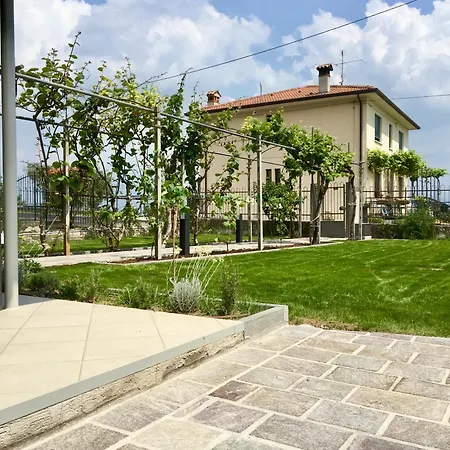펜션 Casa Con Ampio Terrazzo, Vista E Giardino *
