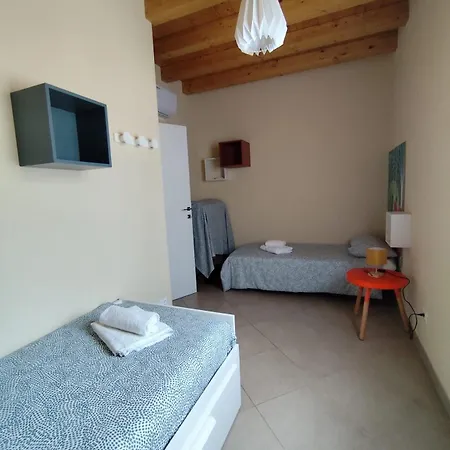 Casa Con Ampio Terrazzo, Vista E Giardino Holiday home Toscolano Maderno